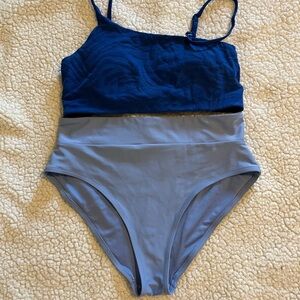 Old Navy Women's Navy and Light Blue One-Piece Swimsuit
